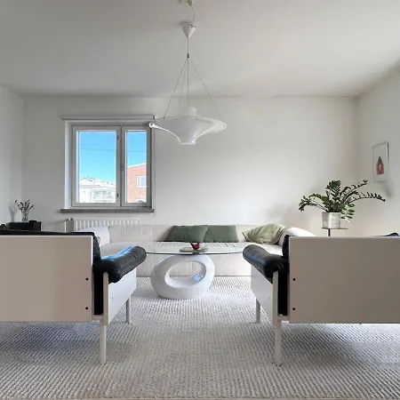 Apartment Three-room With Parking Space In The Center